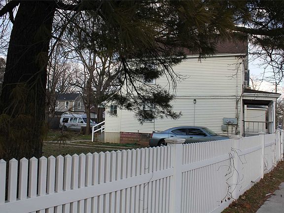 4th image of 77 W Graham Ave