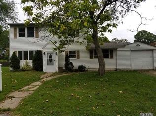 561 Beech St, North Babylon, NY 11703