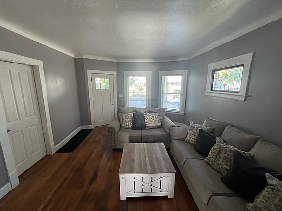 3rd image of 1582 Westwood Ave #1