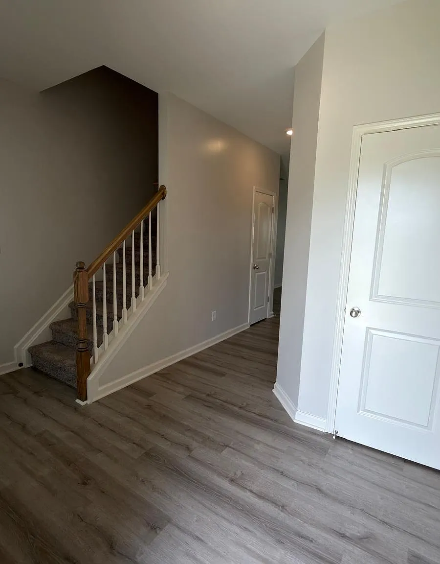 4 bed, 1997 sqft, $2,350 — Photo 4