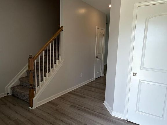 4th image of 7016 Arbor Ridge Dr