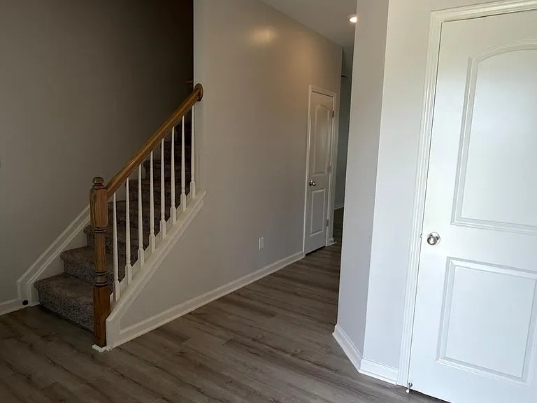 7016 Arbor Ridge Dr — Photo 4