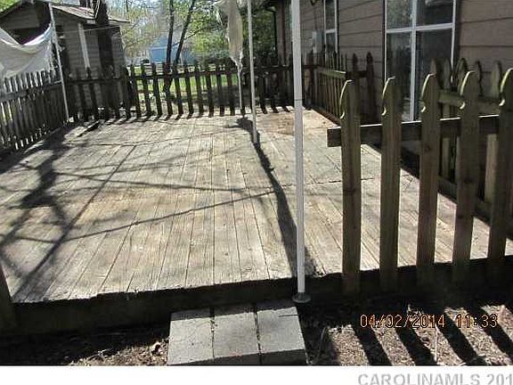3rd image of 6501 Oak Hollow Dr