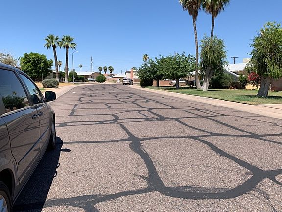 5th image of 2324 E School Dr