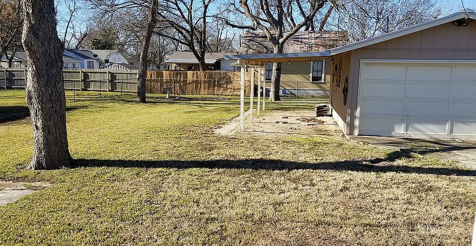 2nd image of 454 S Houston Ave