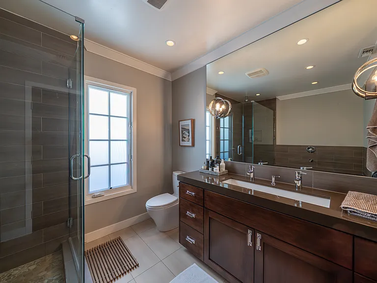 1302 N Fuller Ave — Photo 8