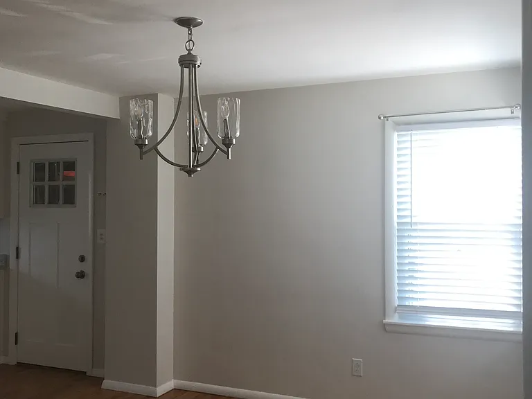 Kitchen dining area