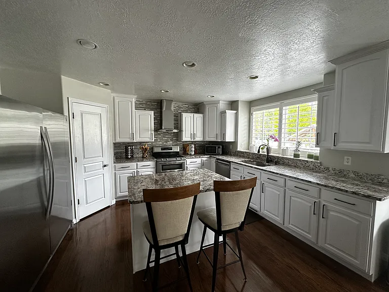 1942 N 1350 W — Photo 19
