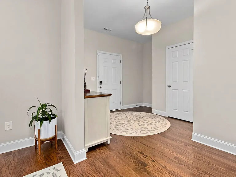 6508 Satjanon Dr — Photo 10