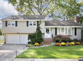 337 Country Club Dr, Oradell, NJ 07649