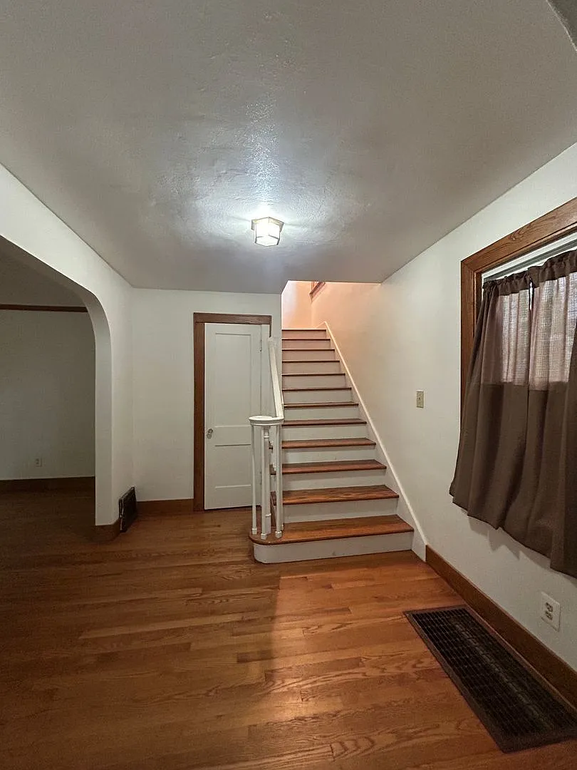 4 Bedroom House On Campus (Available For 3 Students) — Photo 2