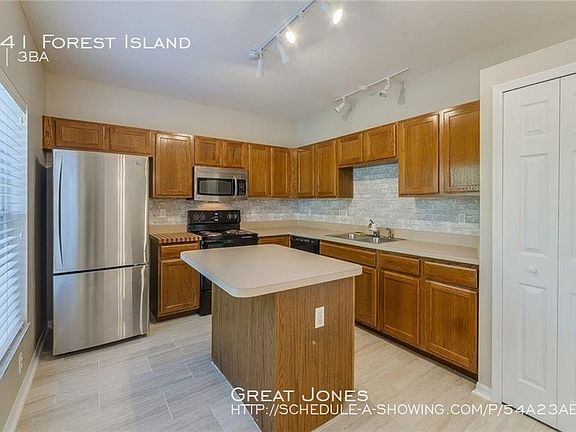 4th image of 4241 Forest Island Dr