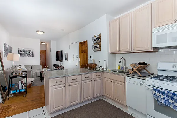 Rented by Tosh Marks Property Group | media 3