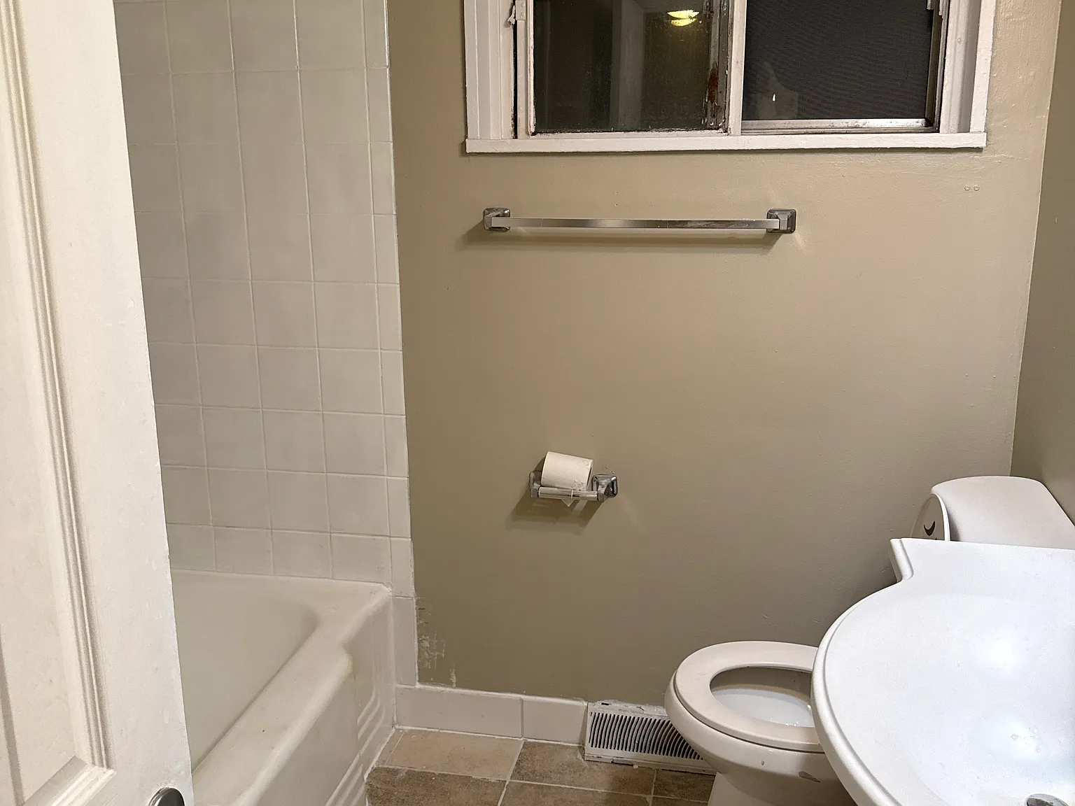 3 bed, 2112 sqft, $1,750 — Photo 4