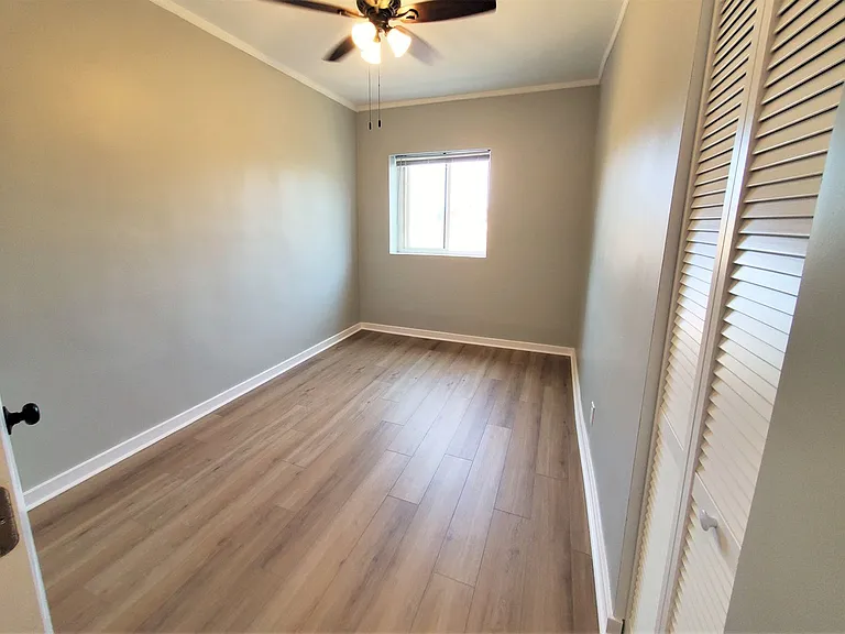 2064 W Hutchinson St #3 — Photo 11