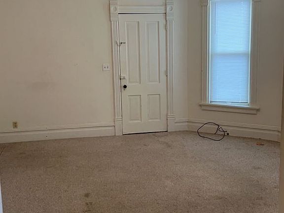 3rd image of 829 E Milwaukee St APT 2