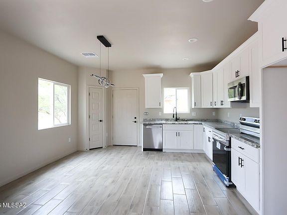 5th image of 4061 S Kay Dr