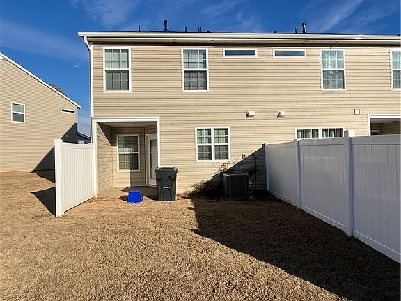 3rd image of 516 Brasstown Ct