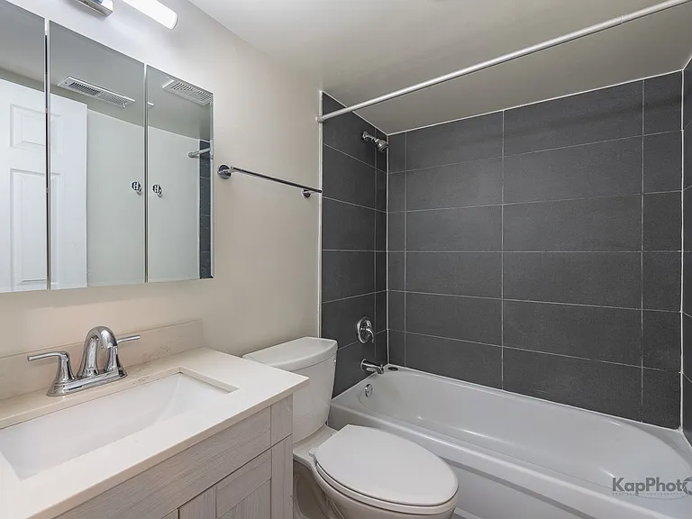 1620 W Warren Blvd #GF — Photo 17