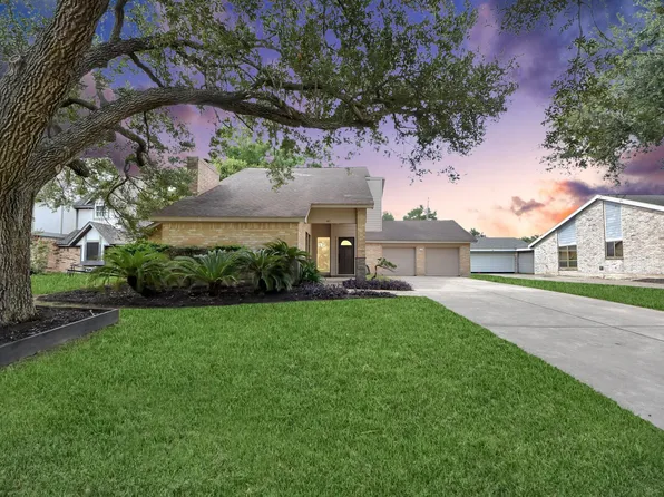 407 Hedgecroft Dr, Seabrook, TX 77586