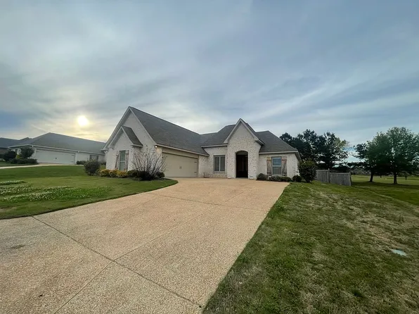 213 Clubview Cir, Pearl, MS 39208