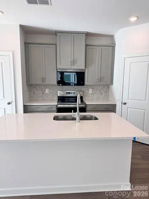 3 bed, 2.5 bath, $2,195 — Photo 3