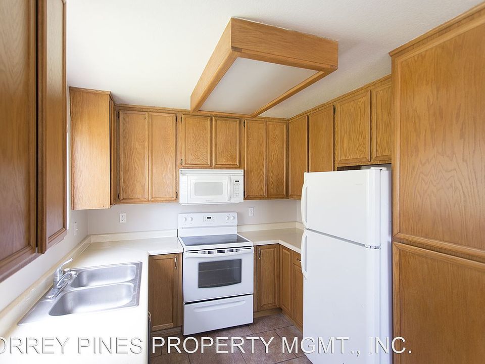 1st image of 255 Ash Ave APT A