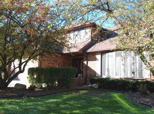 9722 S Hickory Crest Ct, Palos Hills, IL 60465