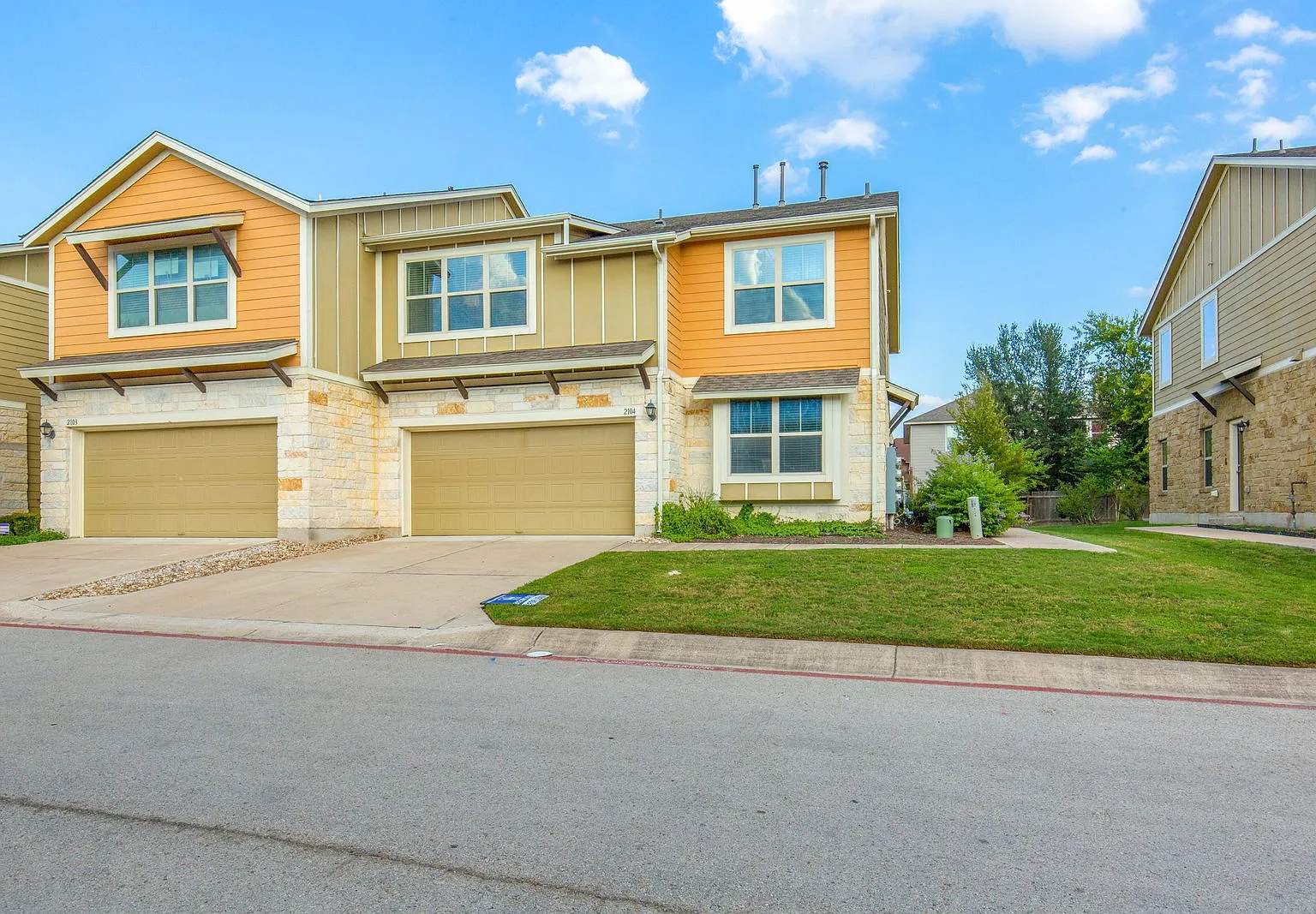4 bed, 3.5 bath, 2170 sqft, $1,950 — Photo 1
