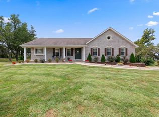 52 Piney Ridge Ct, Saint Charles, MO 63304