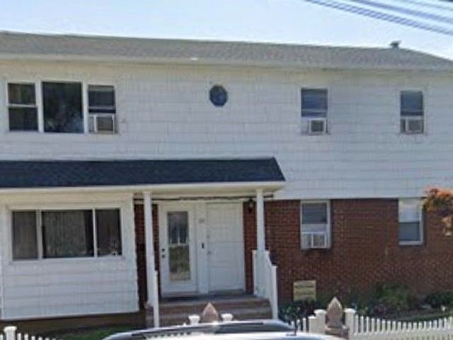 1st image of 150 Carnegie Ave
