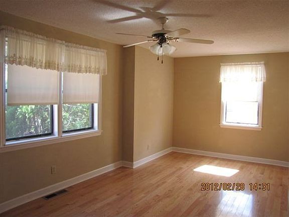 3rd image of 524 Rosewood Dr