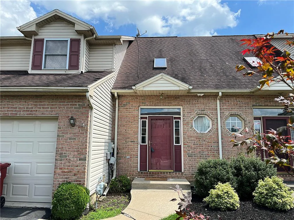 3 bed, 2.5 bath, 1512 sqft, $2,300 — Photo 1