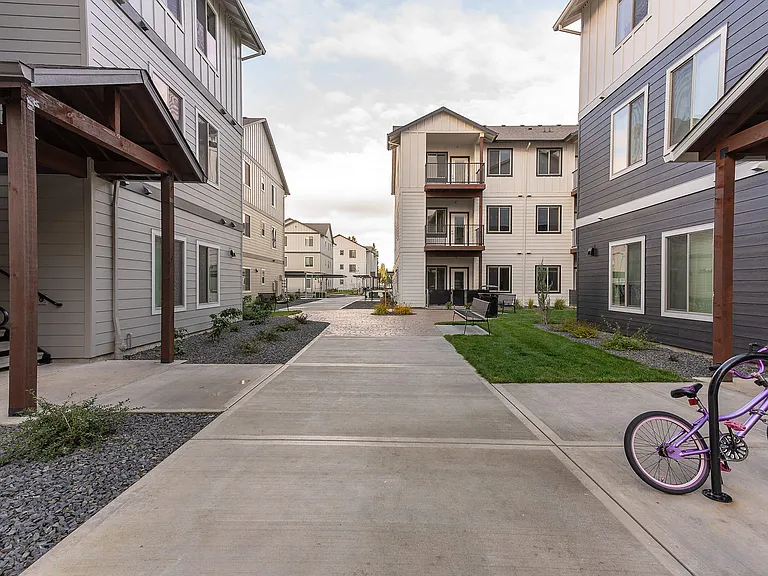 Woodburn Place Apartment Homes — Photo 4