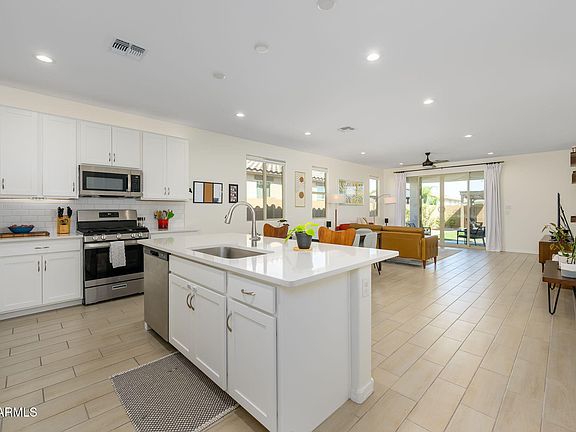 4th image of 11009 W HADLEY Street