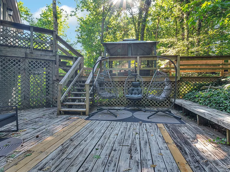 Knollwood Ct — Photo 8