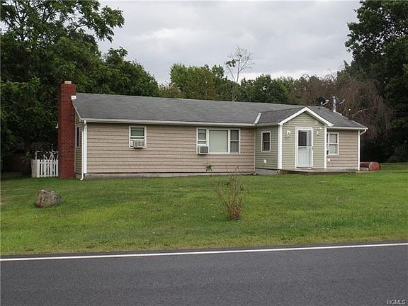 3rd image of 338 Lattintown Rd
