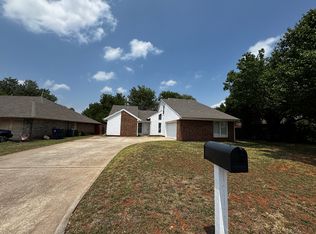 7333 Edenborough Dr, Oklahoma City, OK 73132