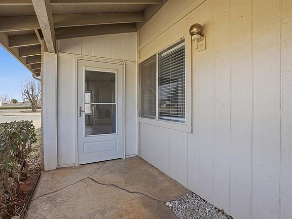 3rd image of 5800 Hefner Village Cir