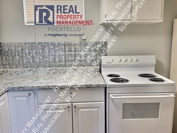 3rd image of 1921 1/2 Monte Vista Dr