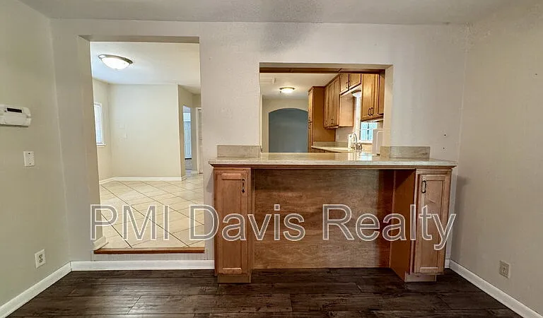 2543 Holly Point Rd W — Photo 8