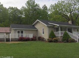 1930 E Pine St, Mount Airy, NC 27030