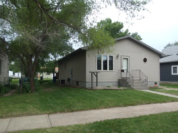 805 E 7th Ave, Mitchell, SD 57301