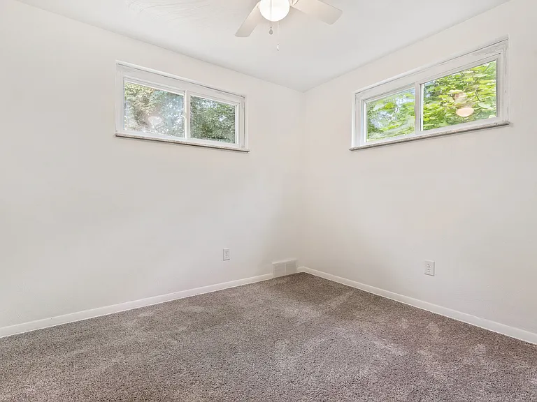 318 McCutcheon Ln — Photo 17