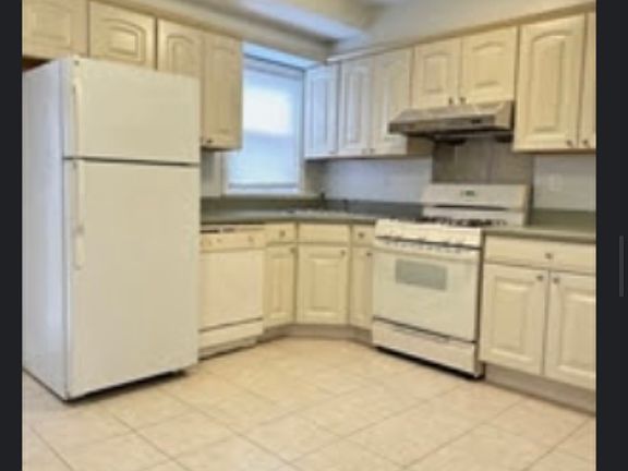 3rd image of 3 Lunt St #A