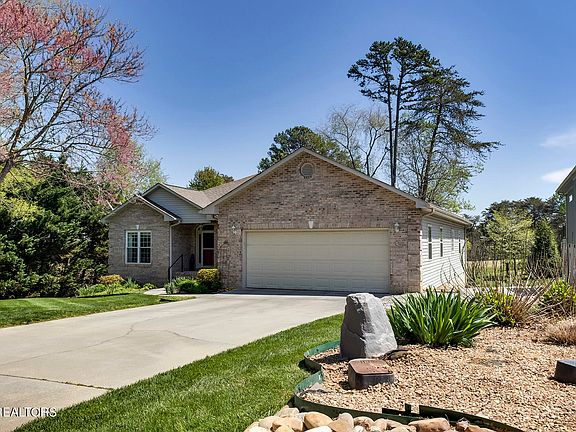 3rd image of 229 Oligi Cir