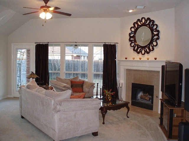 1st image of 6433 Lakewood Dr
