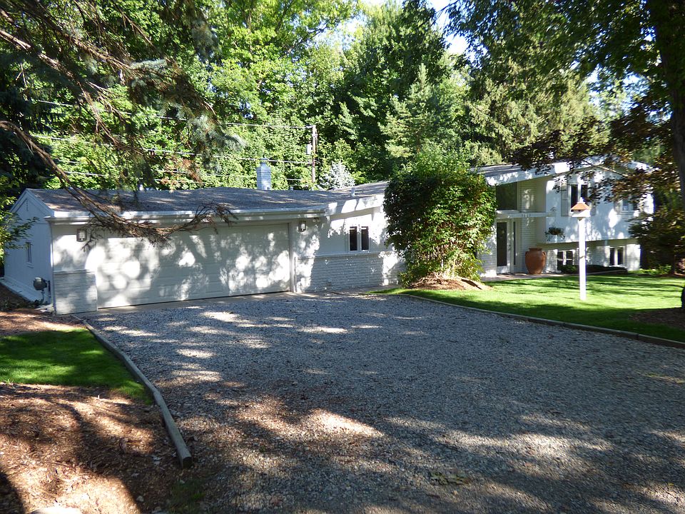 1st image of 3865 Bluebird Ave