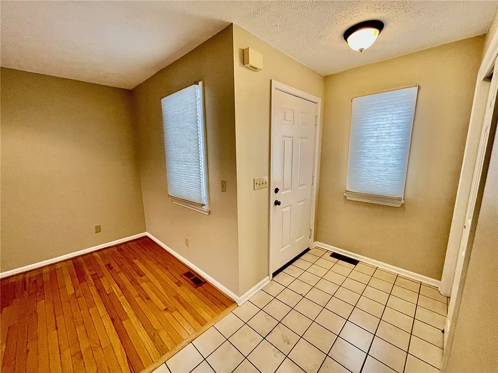2 bed, 2.5 bath, 1734 sqft, $2,800 — Photo 3