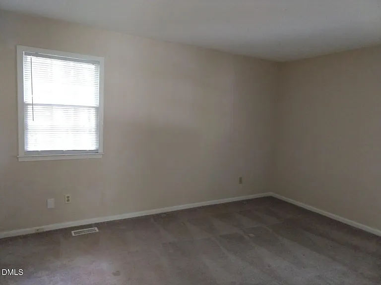 304 Holtz Ln — Photo 13